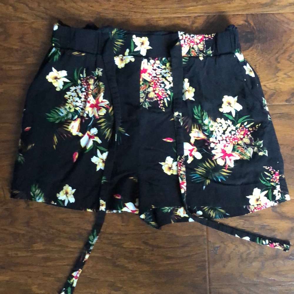 Shorts - Picture 1 of 2